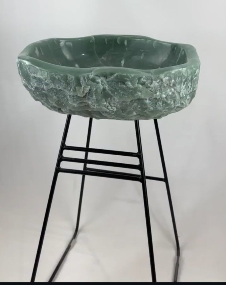 The Monolith — sculptural green onyx vessel by BAÝSIN
